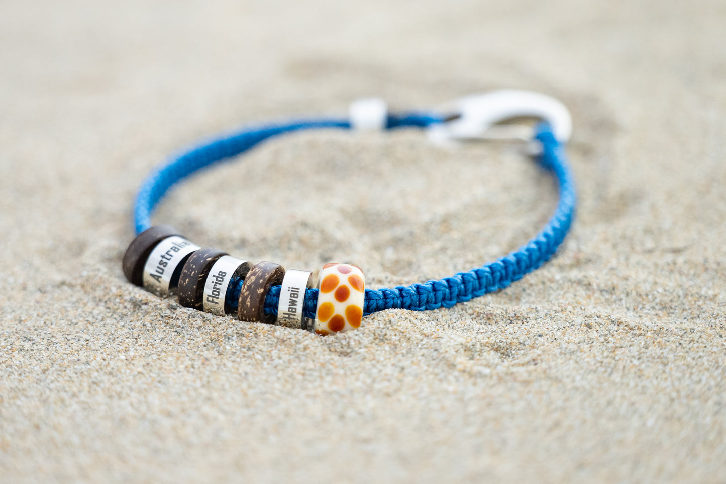 El Camino Travel Souvenir Memory Bracelet - Australia, Florida, Hawaii, Giraffe Steps Charms