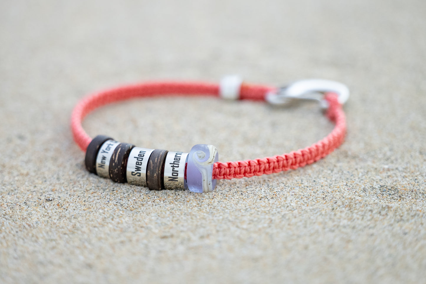 El Camino Travel Souvenir Memory Bracelet - New York, Sweden, Northern Ireland, Baltic Sea Steps Charms